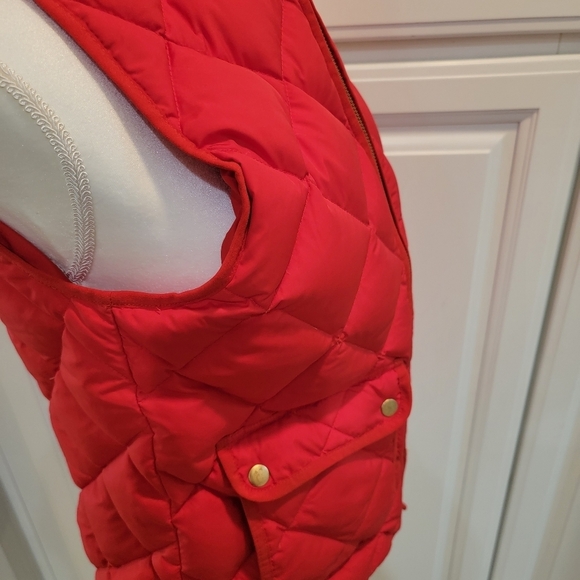 J. CREW down/feathers red puffer quilted zip vest. Size small - Picture 6 of 16